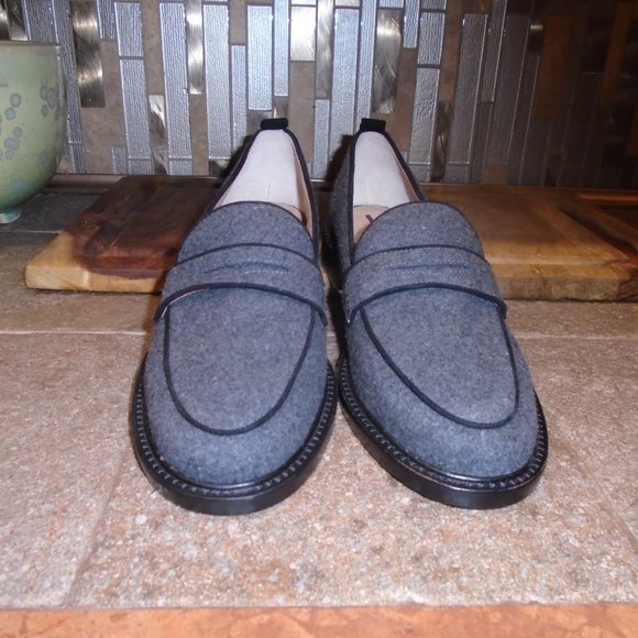 Slightly used Ann Taylor Gray Flannel Penny Loafers Sz 7M - Picture 3 of 6